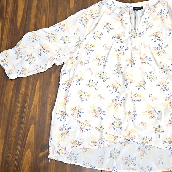 Floral Women's Top - Picture 3 of 12